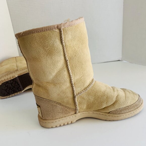 Men\'s UGG Australia CLASSIC SHORT 8\